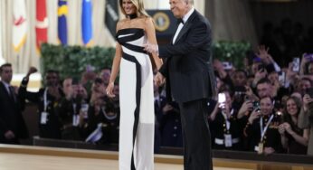 Gaya Elegan Melania Trump dalam Gaun Minimalis Saat Menari dengan Donald Trump