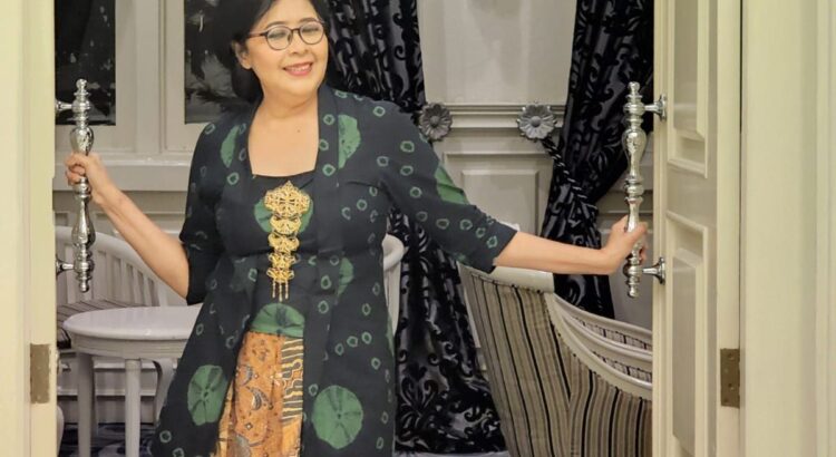 Lestarikan Kebaya