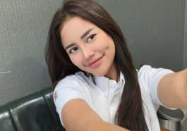 Polo Shirt dengan Sentuhan Feminin