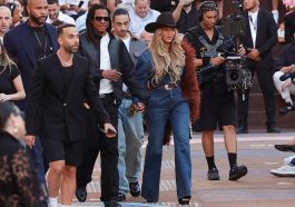 Beyoncé & Jay-Z Kuasai Louis Vuitton di Paris