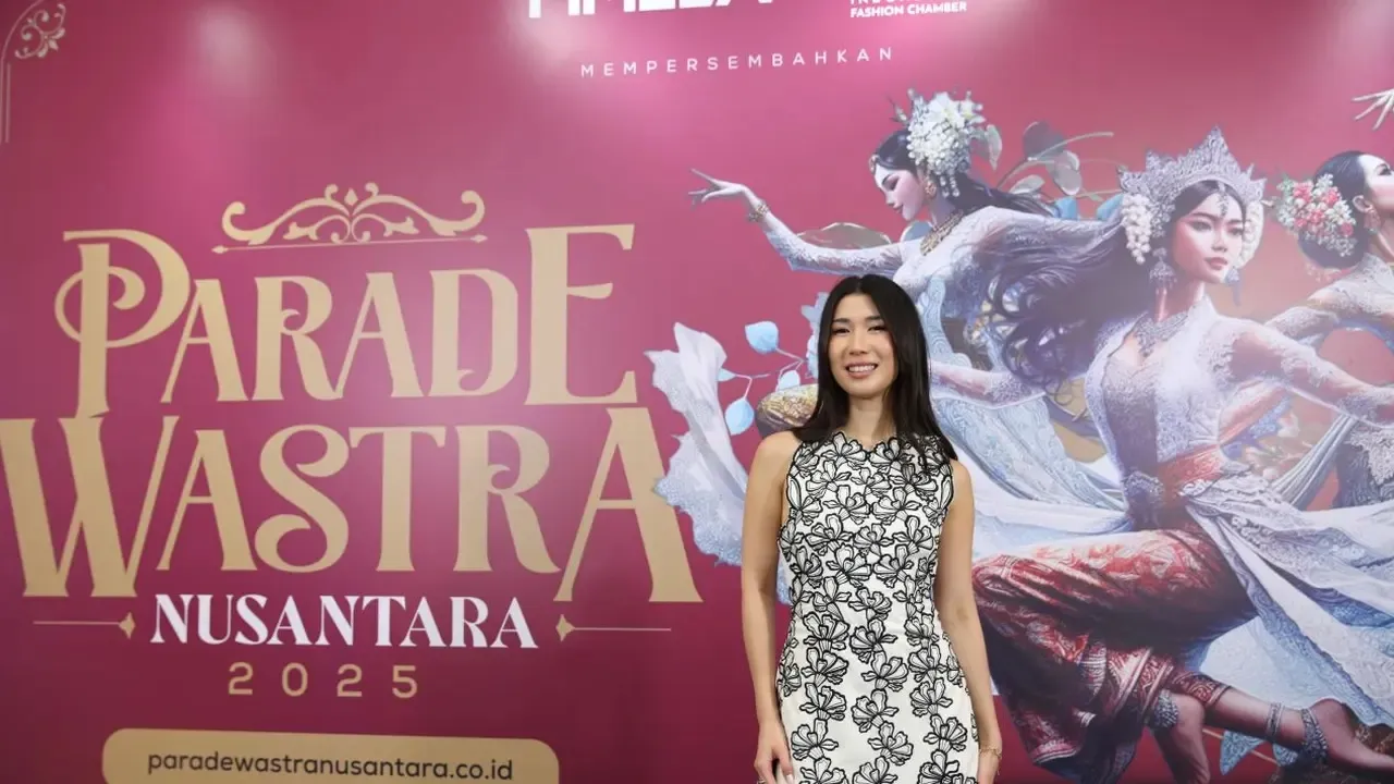 Parade Wastra Nusantara 2025